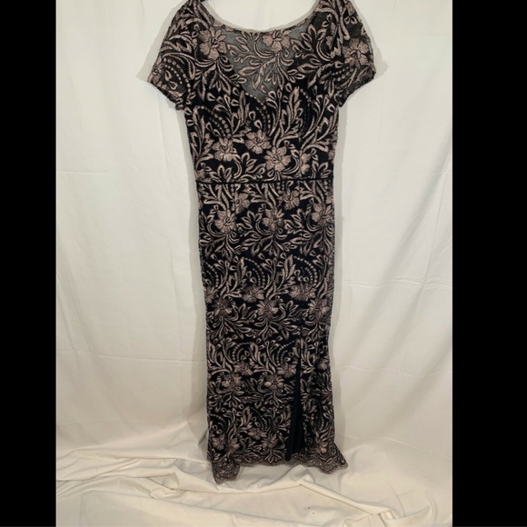 NEW JS Collections Embroidered Trumpet Gown‎ in Black/Pink [SZ 12 ] - Picture 2 of 8